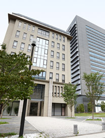 Photo: The Inamori Library (left) and Kyocera Headquarters (right)