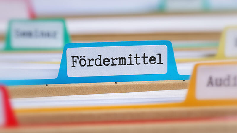 Neat and Tidy Archives with High-Resolution Tape Labels