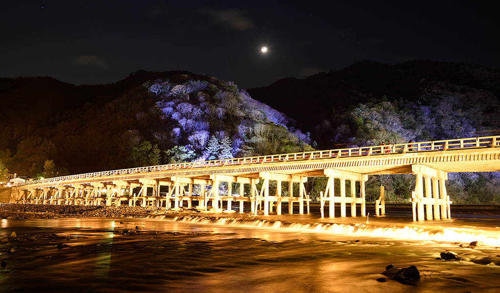 Photo: The Togetsu Bridge illuminations (Photo courtesy of Kyoto Hanatouro Promotion Council)